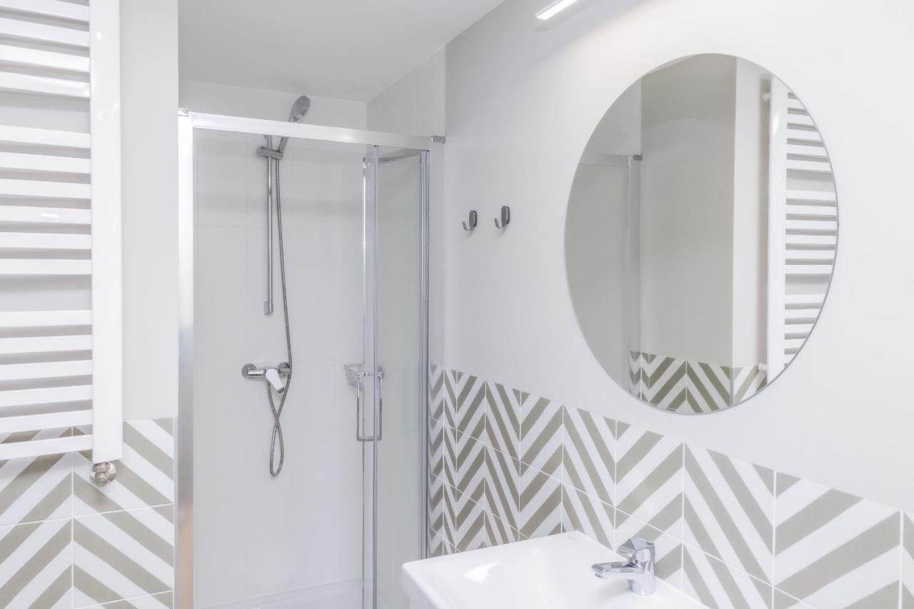 Metro Bielany Apartments With Parking By Noclegi Renters Варшава Экстерьер фото