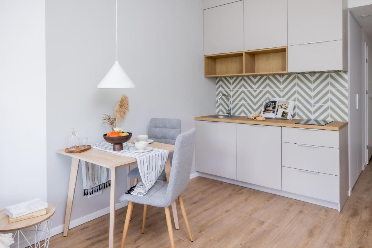 Metro Bielany Apartments With Parking By Noclegi Renters Варшава Экстерьер фото
