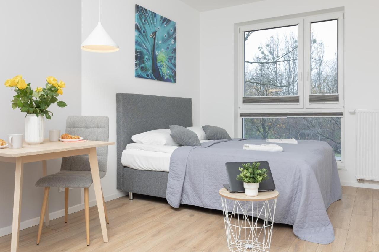 Metro Bielany Apartments With Parking By Noclegi Renters Варшава Экстерьер фото