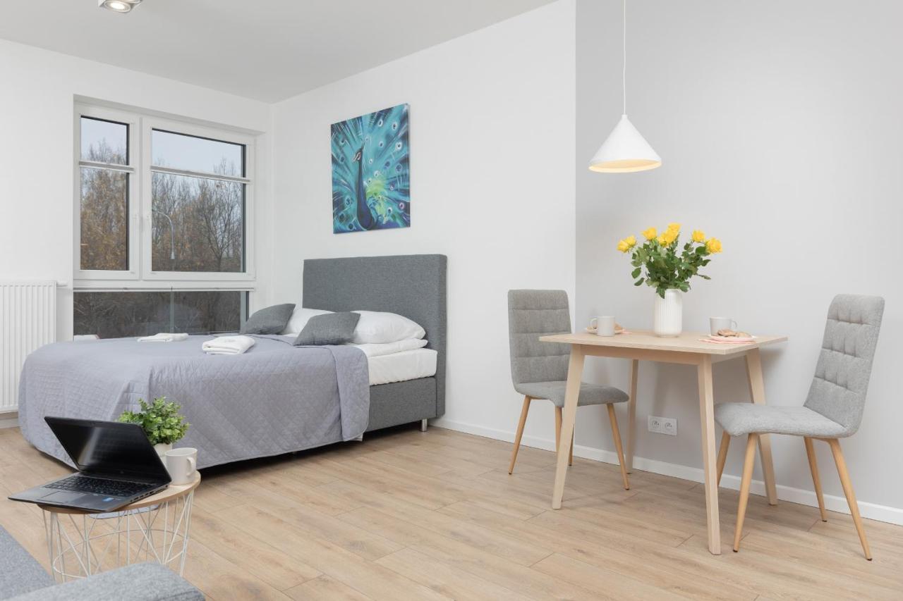Metro Bielany Apartments With Parking By Noclegi Renters Варшава Экстерьер фото