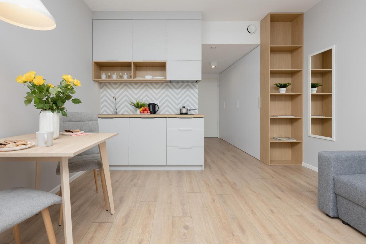 Metro Bielany Apartments With Parking By Noclegi Renters Варшава Экстерьер фото