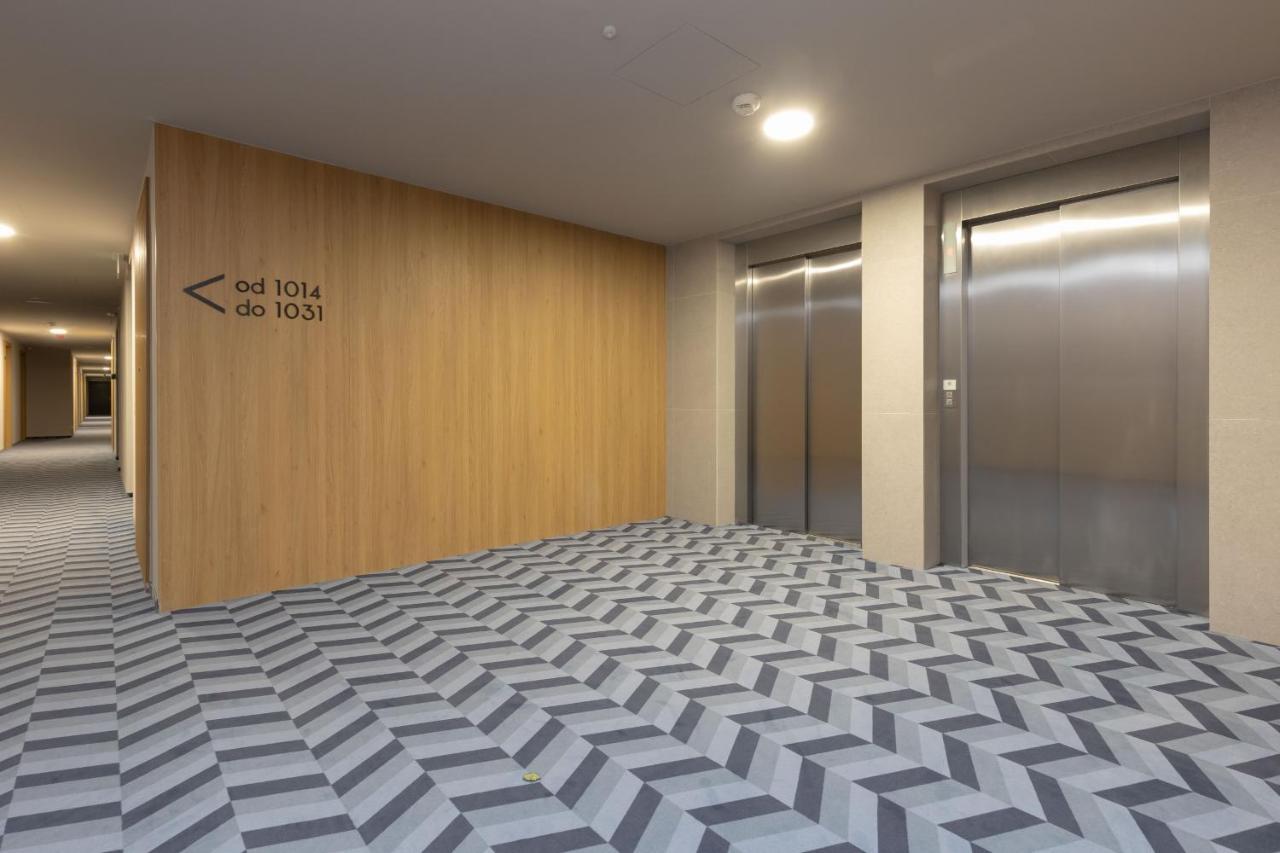 Metro Bielany Apartments With Parking By Noclegi Renters Варшава Экстерьер фото