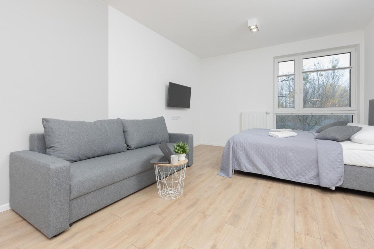 Metro Bielany Apartments With Parking By Noclegi Renters Варшава Экстерьер фото