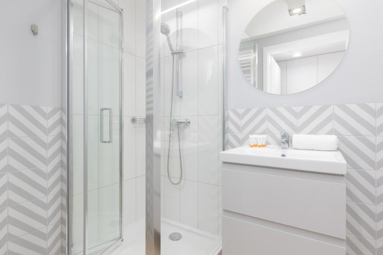 Metro Bielany Apartments With Parking By Noclegi Renters Варшава Экстерьер фото