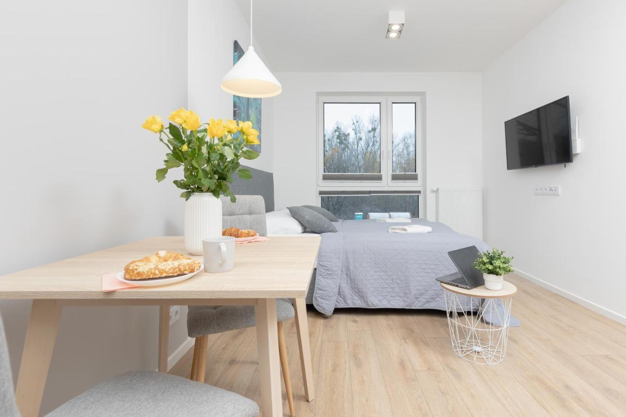Metro Bielany Apartments With Parking By Noclegi Renters Варшава Экстерьер фото