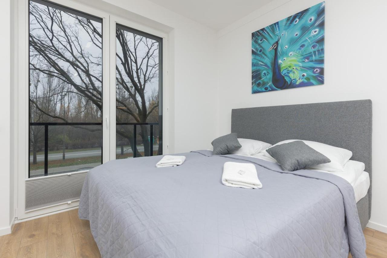 Metro Bielany Apartments With Parking By Noclegi Renters Варшава Экстерьер фото